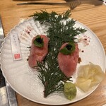 焼肉 高麗ガーデン - キャビアが乗ってます 牛の大トロ寿司