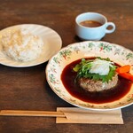 喫茶 葡萄屋 - 葡萄屋特製和風ハンバーグ