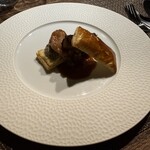 ビストロ ウエノ ニバンチョウ - ファグラのポアレとこうしの矯正肉ミルフィーユ仕立て