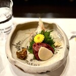 旅館 すぎもと - 造り　馬刺し、醤油、辛味噌、海苔巻き　たてがみは辛味噌で