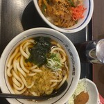 山田うどん - 料理写真: