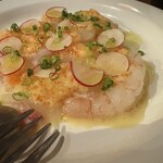 LUG - 季節の魚と北海ホタテ赤えびのカルパッチョ〜とびこソース〜　
