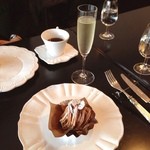 シュアラクレーム - モンブランとスパークリングワイン