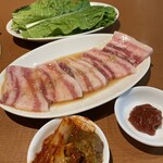 炭火焼肉 三宝苑 - 