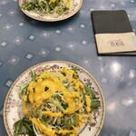 アリズ ハラール キッチン - セットに含まれるサラダ