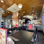 無限GRILL - 店内はダイニング的でおしゃれな感じです♪