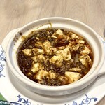 バーミヤン - 料理写真:四川麻婆豆腐:甘めですが旨味がしっかり。ミルで山椒をかけますがあまり辛くならないので瓶の半分くらい使いました。ごめんなさい。