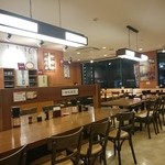 Sanuki Seimen - 広い店内