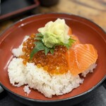 カキ小屋 - サーモンいくら丼定食(1600円)