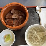 牛屋 たん兵衛 - 上牛タン壺飯