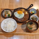 煮こ屋 - 料理写真: