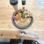 モノトニーカレー - 料理写真:オリジナルスパイスカレーのチーズトッピングとホットコーヒー