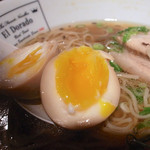エルドラド - 我流旨味ソバ・醤油（850円）＋煮玉子（100円）