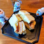 楓の珈琲 - 料理写真:熟成豚ロース味噌カツサンド　1078円