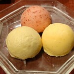 串かつ だいぼん - アイス(栗、いちご、バニラ)