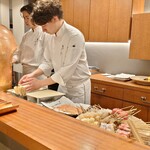 串かつ だいぼん - 店主の泉谷大氏