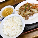 瀋陽飯店 - ご飯は大盛り