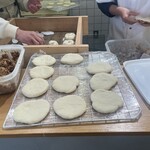丑丑豚まん - お店で手作りの出来立て豚まんがいただけます〜