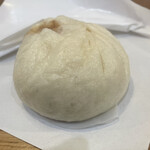 丑丑豚まん - 小ぶりなチャーシューまん〜※税込110円