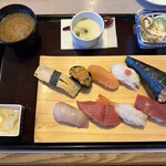 魚伸 - 【2026.1.12(月)】ランチ贅沢セット（寿司＋野菜サラダ＋味噌汁＋茶碗蒸し＋ガリ）1,694円