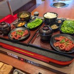 焼肉特急PREMIUM - 料理写真:ランチ到着!