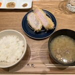 とんかつ成蔵 - 特ロースカツとミルフィーユカツ