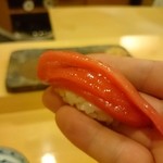 鮨 いとう - 骨まわりの希少部位。リフト(^-^)/