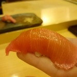 鮨 いとう - 中とろ。リフト(^-^)/