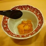 鮨 いとう - 根室産塩水馬糞雲丹。