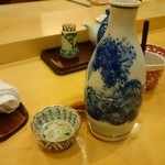 鮨 いとう - 熱燗。素晴らしい徳利と猪口♪