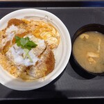 松のや - 料理写真:ロースかつ丼(690円)