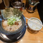 とんこつらぁ麺 松もと - 