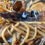 麺武 はちまき屋 - 食べ進めます