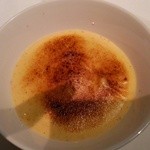 代官山ASO チェレステ - イチゴの冷たいグラタン仕立て(クリームブリュレの様ですが、中からイチゴが出てきます)