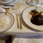 資生堂パーラー 銀座本店 - 和牛もも肉ともろみ豚のハンバーグステーキ