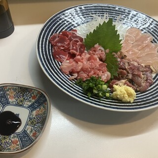 一番どり - 料理写真:鳥刺身盛合わせ