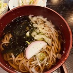 こだま食堂 - わらじカツ追加のそばは，＋250円