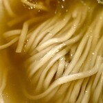 麺屋 真心 - ・柚子香る 牡蠣塩そば　澄んでキラキラした塩に、牡蠣の旨み。後半にはコクも増して、最後まで飲み干せるスープ。中細麺そのものも美味しい！