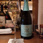 アワーズ ~ワインと肴~ - ・黒ブドウ100% 15ヶ月熟成の本格的な【泡】

トレヴィッラ ピノネロ ブリュット (ピノネロ)

GLASS 998 (税込1008)