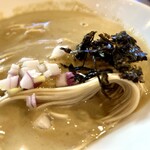 麺屋 真心 - ・和え玉セットの和え玉：牡蠣クリーム選択　盛り付け全てに丁寧さがあると思います。券売機の手書き文字等も、お綺麗です。