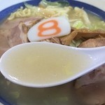 8番らーめん - 塩のスープ