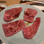 TANAKA YAKINIKU RESTAURANTE - サーロイン　とも三角など