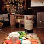 アワーズ ~ワインと肴~ - ・完熟マンゴーのアロマ紅茶香る 【オレンジ】

スリークヴェヴリ テラスズ (ルカツィテリ)

GLASS 1298(税込1428)