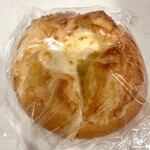 焼きたてパン工房 かえでの木 - ４種のチーズ丸！