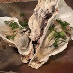 居酒屋 ちょーちょ - これがリアス式海岸で育った宮城の牡蠣か…！