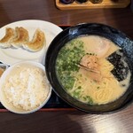 豊受食堂 - 田舎味噌ラーメン、A餃子(3個)＆ライスセット