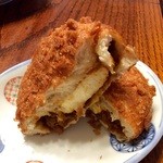 ぱん屋 どんぐり - 欧風チーズカレーパン