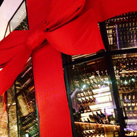 RESTAURANT DAZZLE - クリスマス特別仕様の巨大ワインセラー！
