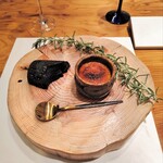 R.MIEUX - フォアグラパテ　クレームブリュレ風　炭に見えるのも食べられます