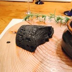 R.MIEUX - 炭。じゃなくて食べられるスポンジ（笑）